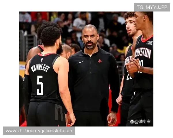 雄鹿罗林斯与波特双组织核心，里弗斯肯定战术多样性